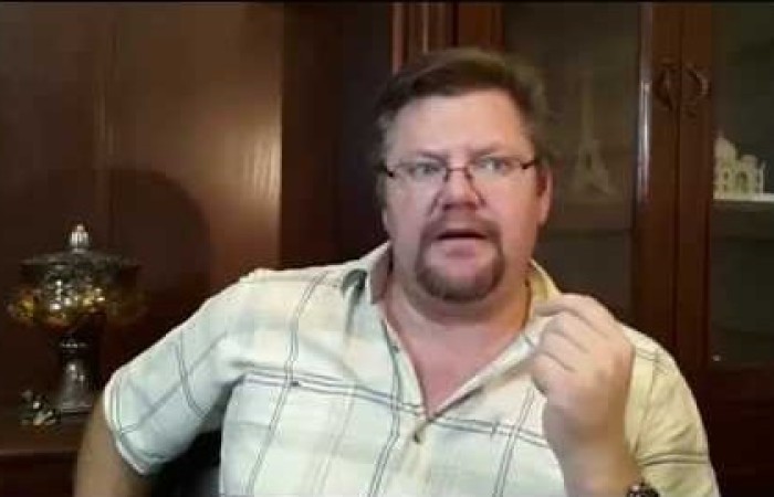 В первой части выпуска о виде на жительство (ВНЖ) или работе на Северном Кипре: 1) легальное нахождение в стране Северный Кипр; 2) варианты виз (туристическая виза, ВНЖ или вид на жительство, рабочая виза, бизнес-виза); 3) о работе на Северном Кипре; 4) про все ли мы можем говорить (раскрываем некоторые секреты о легализации на Северном Кипре); 5) справка из банка, фонд и украденная мечта