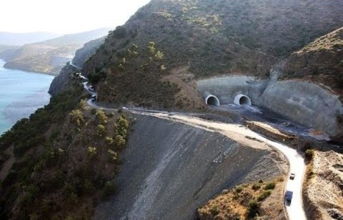 Северный Кипр отличное место для жизни. Но наивно думать, что каждый ушлый барыга решит ваши проблемы с эмиграцией через простую продажу недвижимости. Илья Шестаков развенчивает мифы и заблуждения о Северном Кипре.